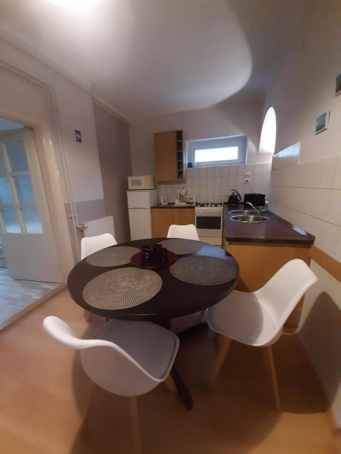 Apartman Harmony Apartment เคสเท ภายนอก รูปภาพ