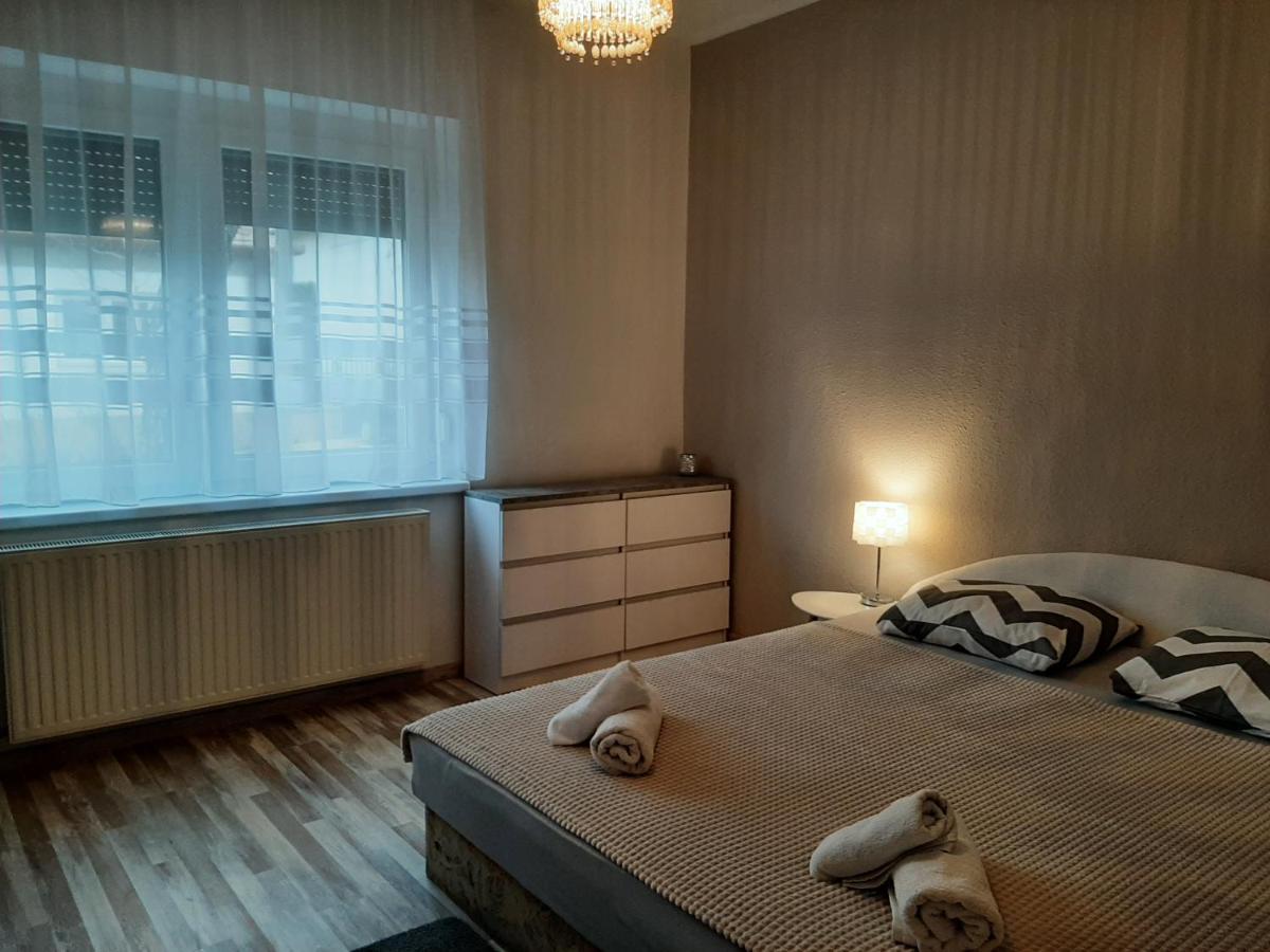 Apartman Harmony Apartment เคสเท ภายนอก รูปภาพ